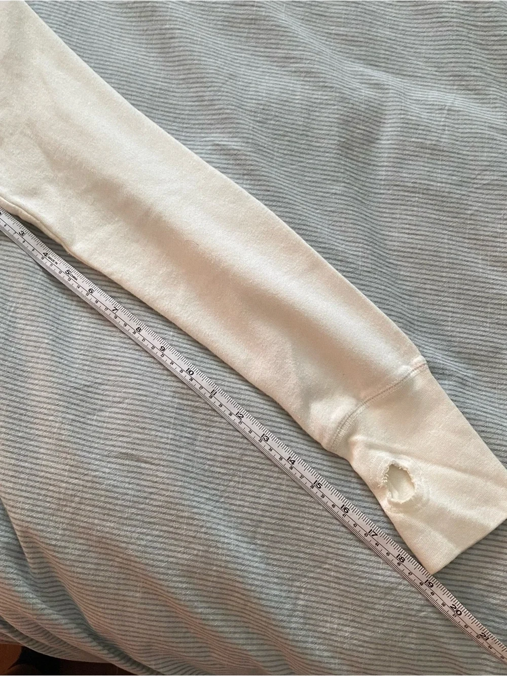 Vintage Roxy Sweater - Picture 7 of 7